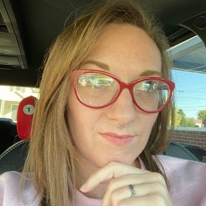 Meet your Posher, Whitney